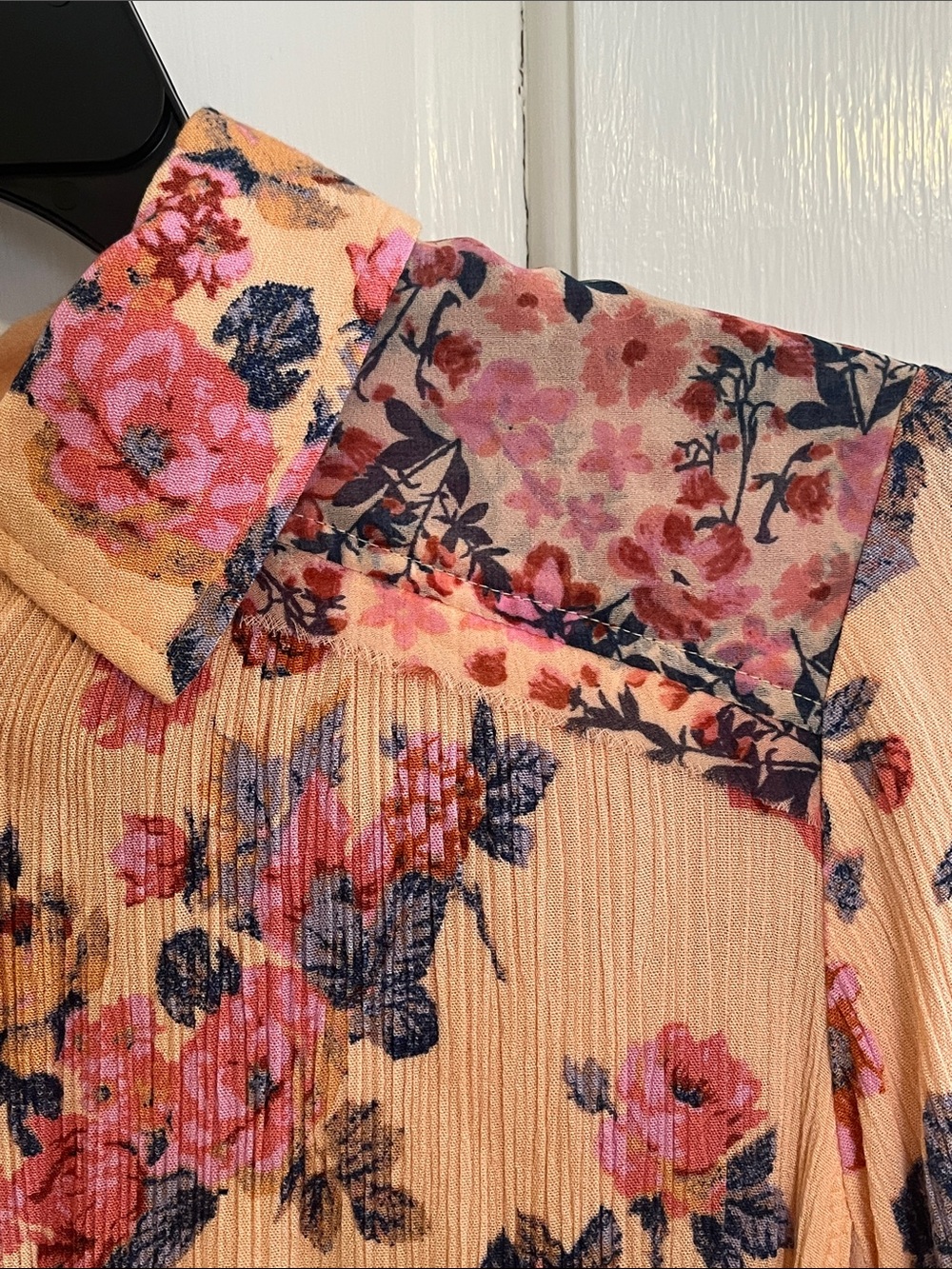 Free People Hold Onto Me Floral Button Down Top Coral Combo Size Small - Picture 9 of 11